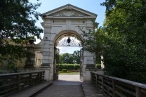 Schloss-Tor (Bild: Selena Plaßmann)